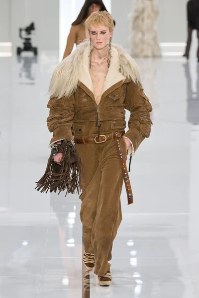Look 23